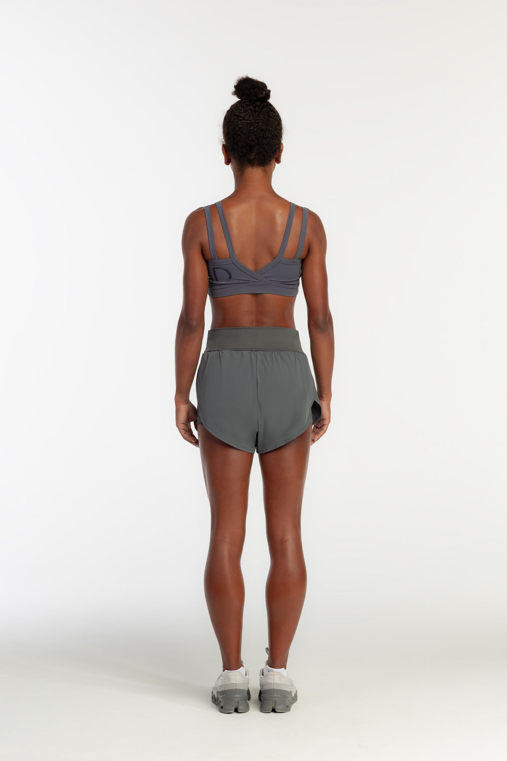 Shorts 2 em 1 Aero Feminino - Chumbo