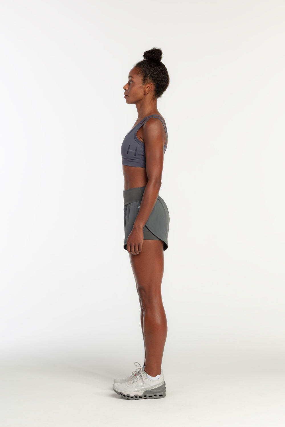 Shorts 2 em 1 Aero Feminino - Chumbo